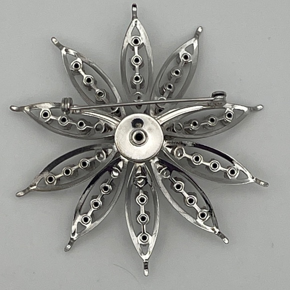 Vintage Starburst Rhinestone Brooch Silver Tone Clear Rhinestones - Picture 3 of 9